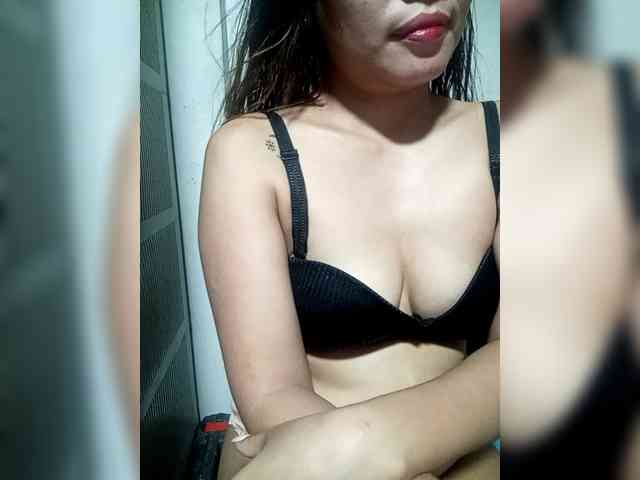 SweetKittyx22 webcam