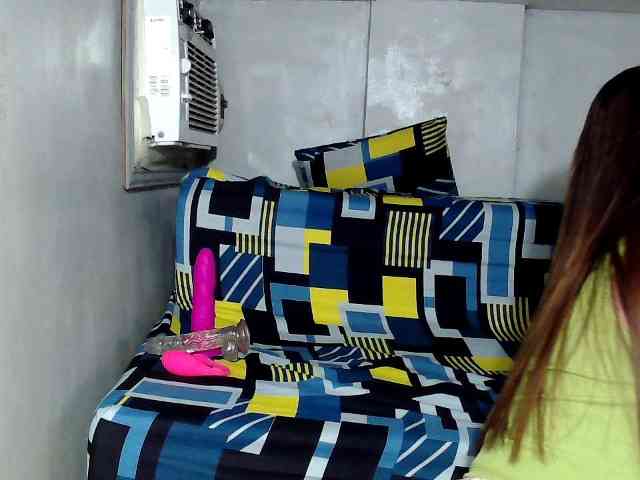 SweetKittyx22 webcam