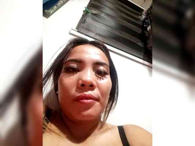 SweetKittyx22 webcam