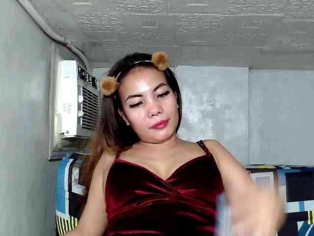 SweetKittyx22 webcam