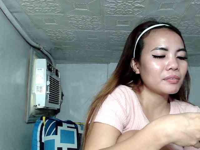 SweetKittyx22 webcam