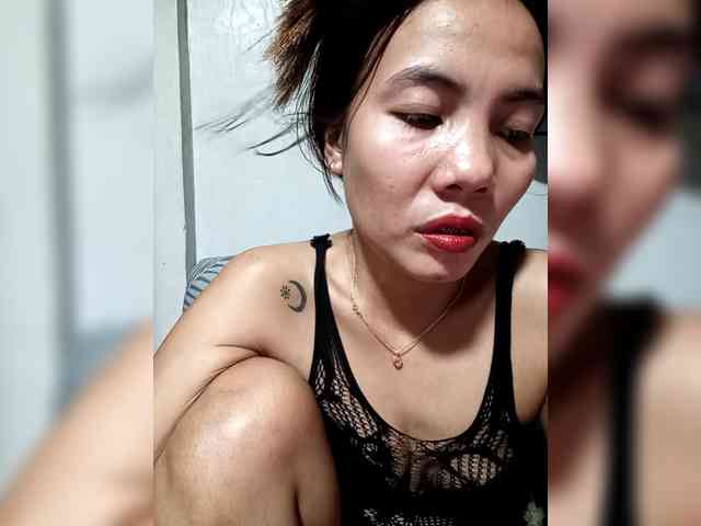 SweetKittyx22 webcam