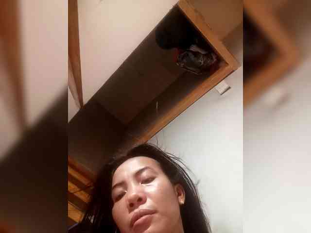 SweetKittyx22 webcam