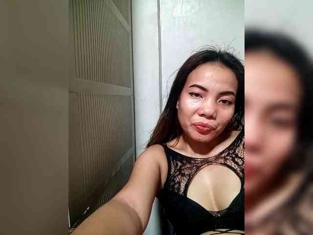 SweetKittyx22 webcam