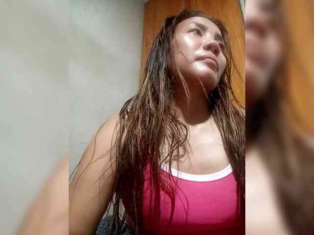 SweetKittyx22 webcam