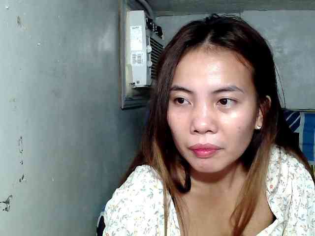 SweetKittyx22 webcam