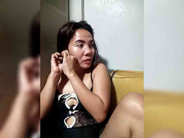 SweetKittyx22 webcam