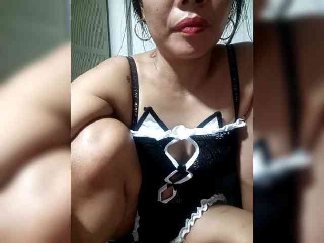 SweetKittyx22 webcam