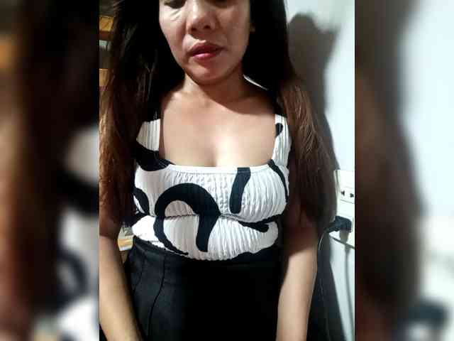 SweetKittyx22 webcam