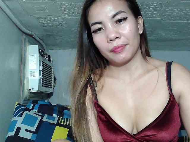 SweetKittyx22 webcam