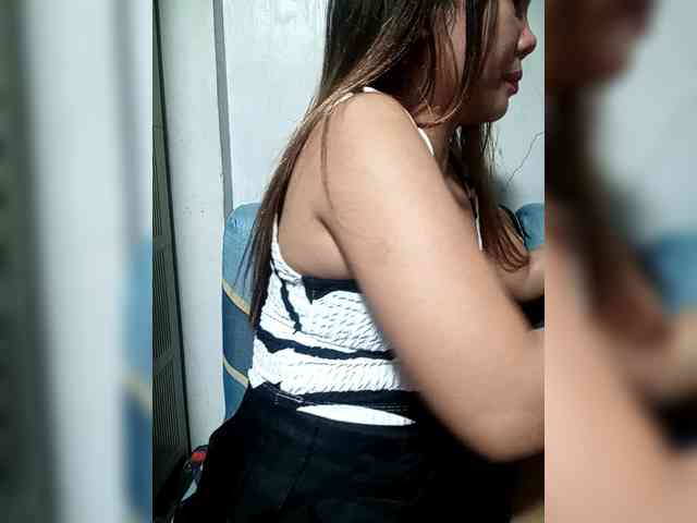 SweetKittyx22 webcam