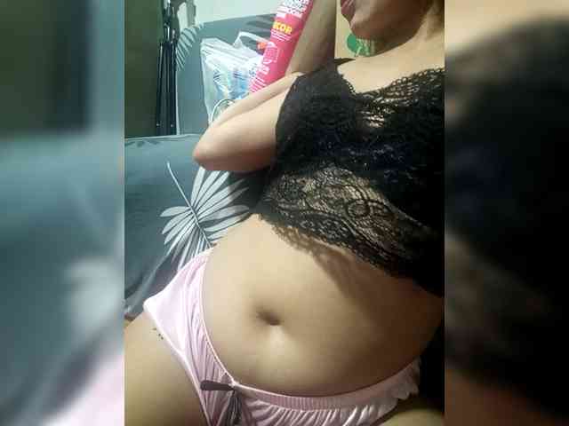 SweetKittyx22 webcam