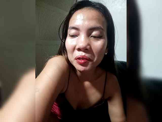 SweetKittyx22 webcam