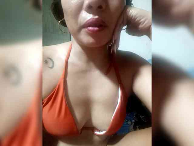 SweetKittyx22 webcam