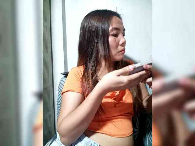 SweetKittyx22 webcam