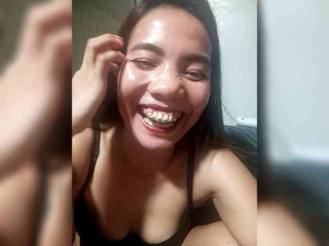 SweetKittyx22 webcam