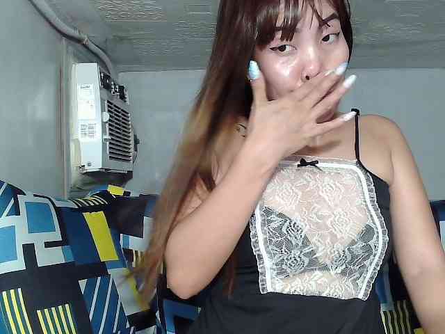 SweetKittyx22 webcam