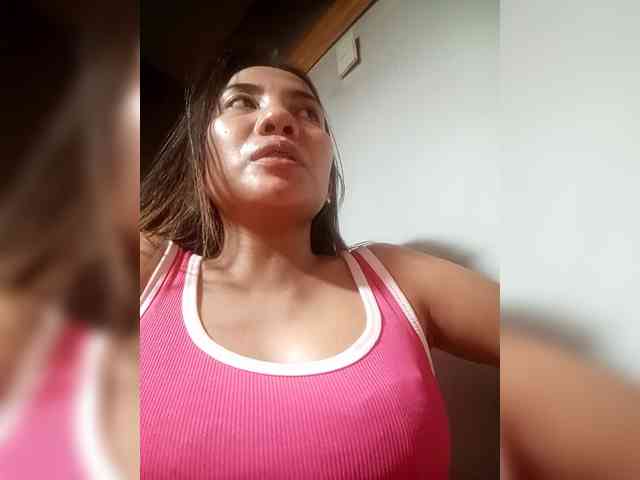 SweetKittyx22 webcam