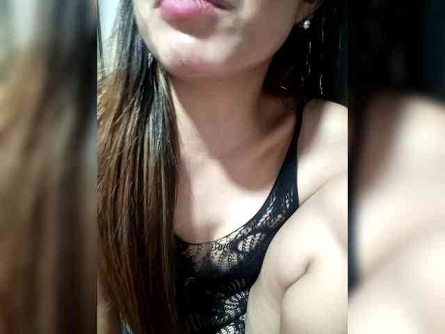 SweetKittyx22 webcam