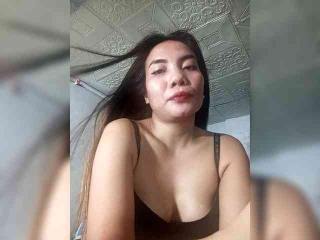 SweetKittyx22 webcam