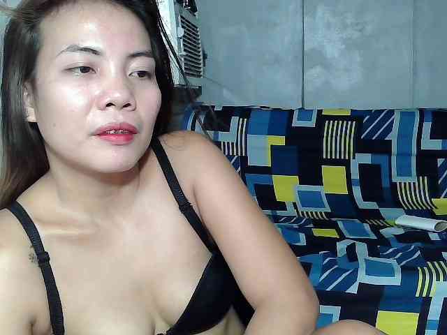 SweetKittyx22 webcam