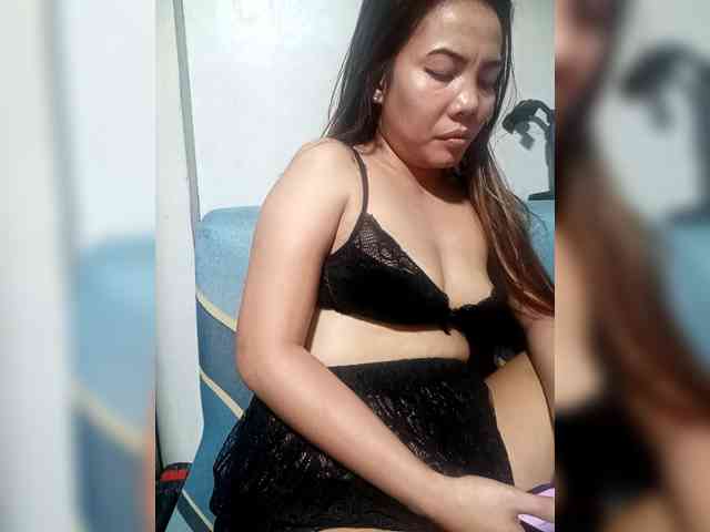 SweetKittyx22 webcam