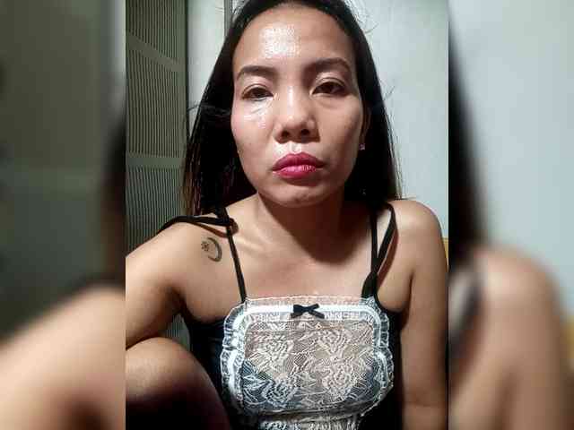 SweetKittyx22 webcam