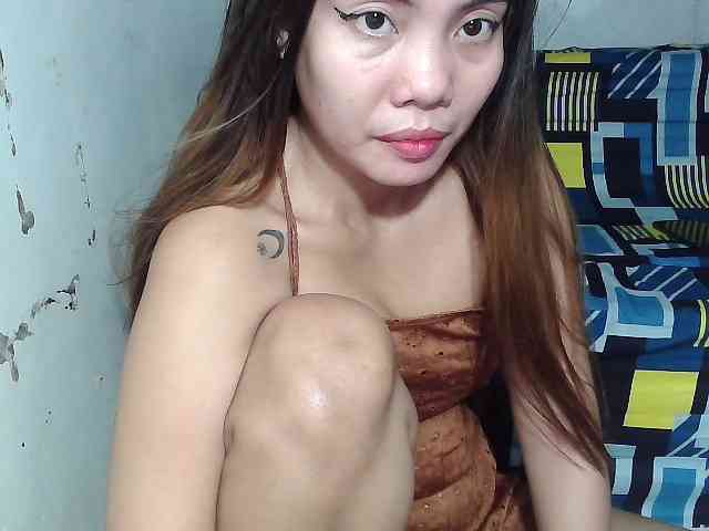 SweetKittyx22 webcam