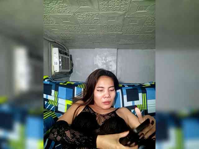 SweetKittyx22 webcam