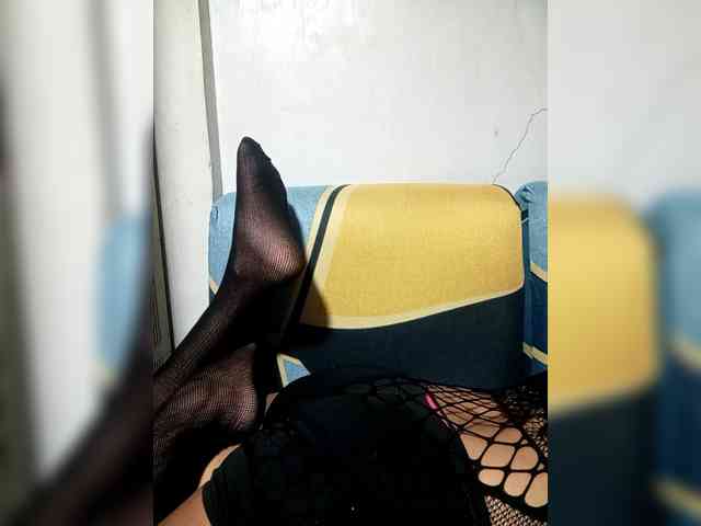 SweetKittyx22 webcam