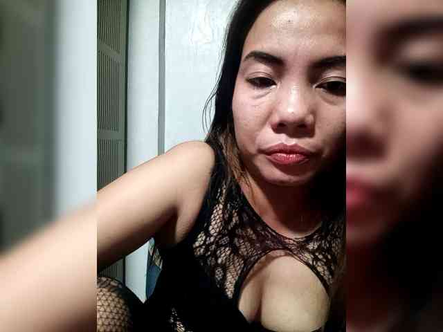 SweetKittyx22 webcam