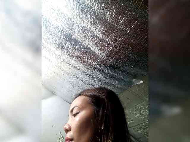 SweetKittyx22 webcam