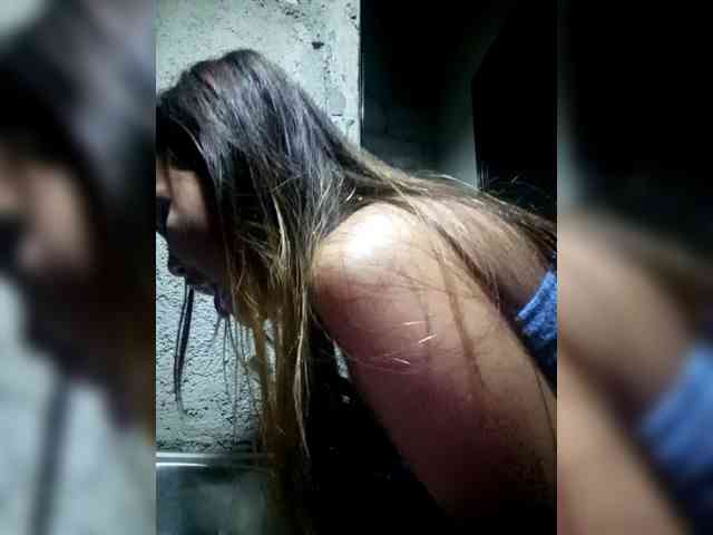 SweetKittyx22 webcam