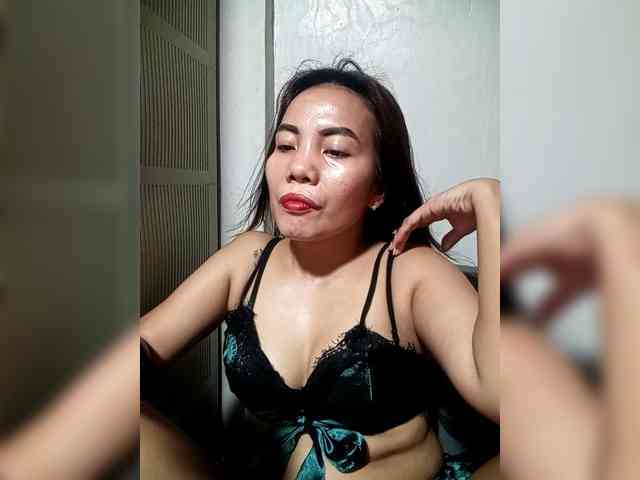 SweetKittyx22 webcam