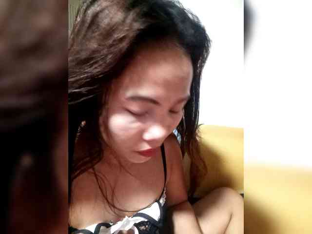 SweetKittyx22 webcam