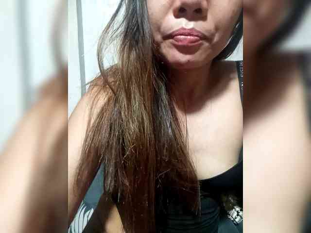 SweetKittyx22 webcam