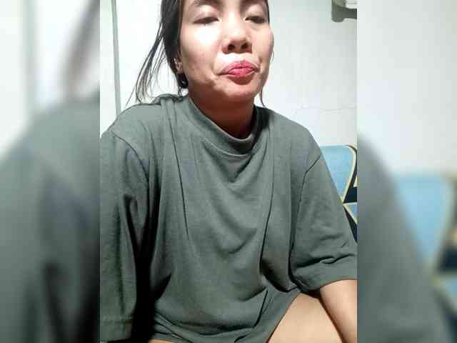 SweetKittyx22 webcam