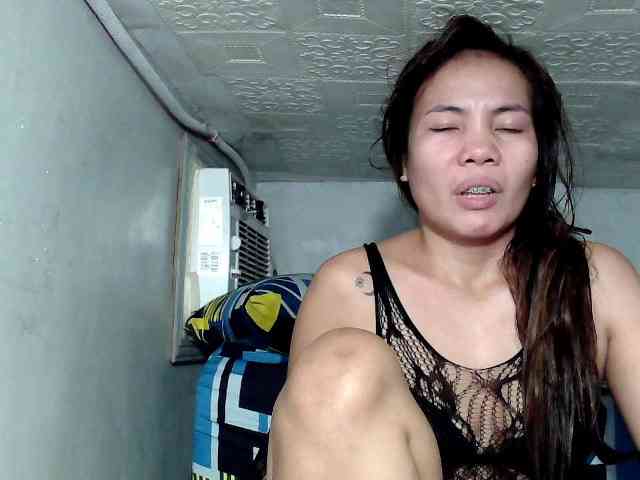 SweetKittyx22 webcam