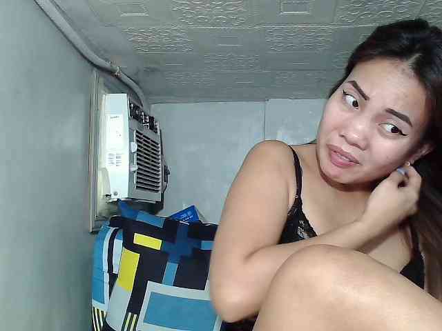 SweetKittyx22 webcam