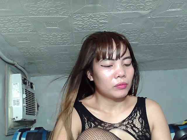 SweetKittyx22 webcam