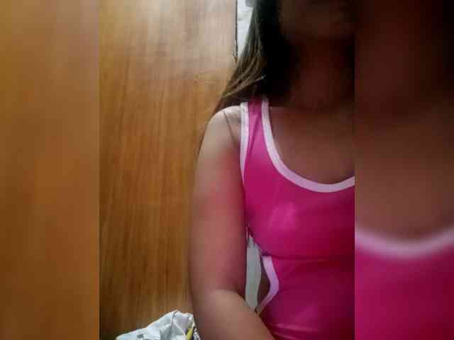 SweetKittyx22 webcam