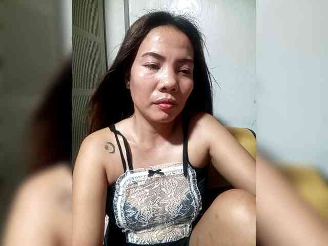 SweetKittyx22 webcam