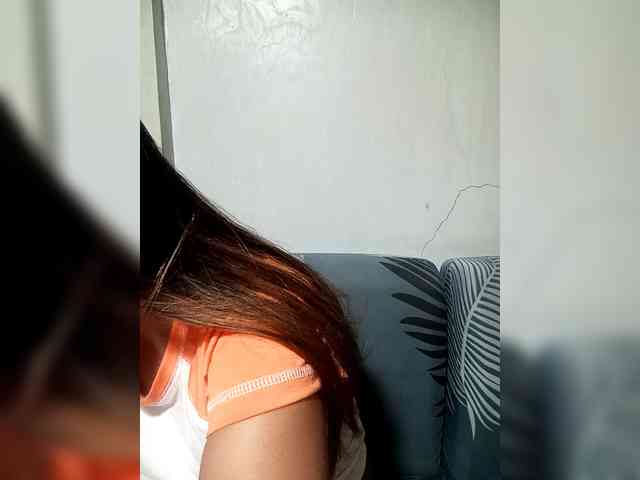 SweetKittyx22 webcam