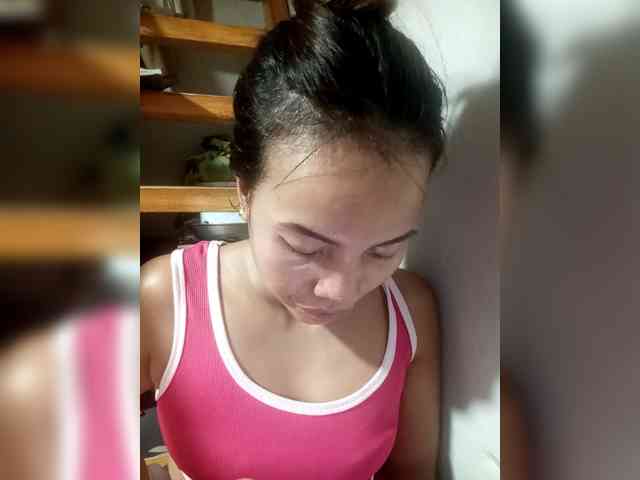 SweetKittyx22 webcam