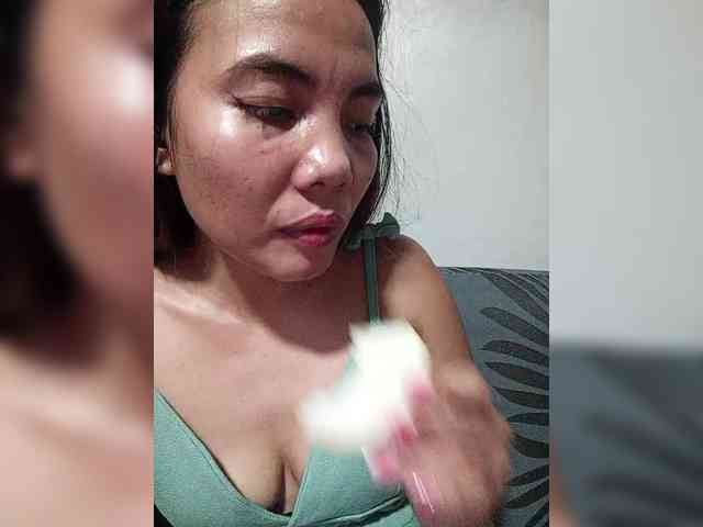 SweetKittyx22 webcam