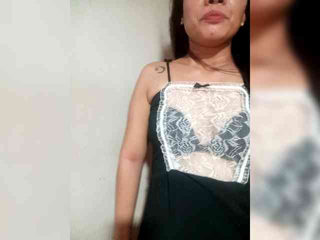 SweetKittyx22 webcam