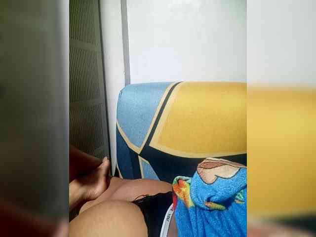 SweetKittyx22 webcam