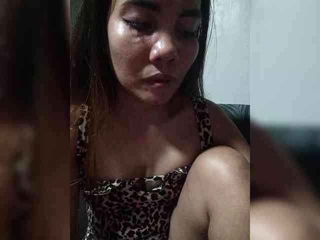 SweetKittyx22 webcam