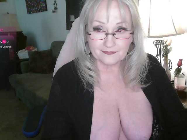 Ava6j74's BongaCams show and profile