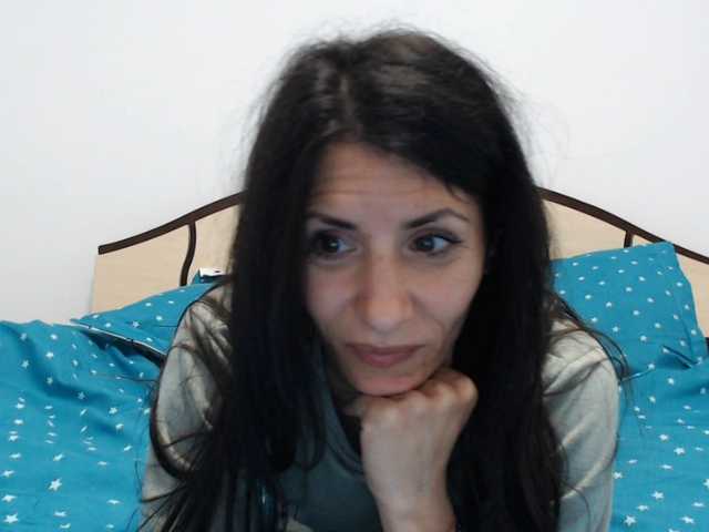 evacrisxxxx's BongaCams show and profile